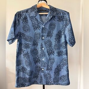 MEN’S Banana Republic Chambray Pineapple Slim Fit Button-Up, SMALL